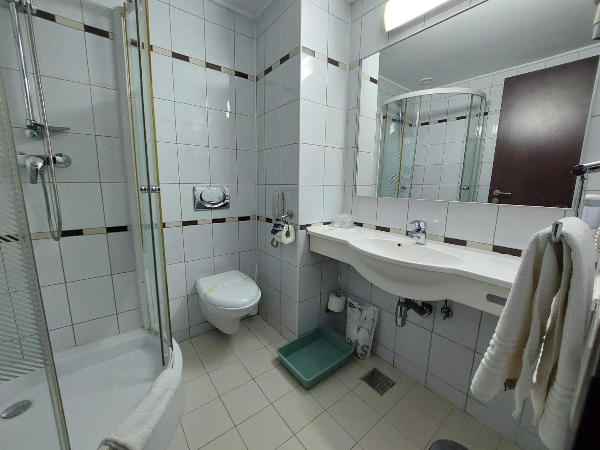 Hotel Rapsodia City Center Botoșani Bagian luar foto