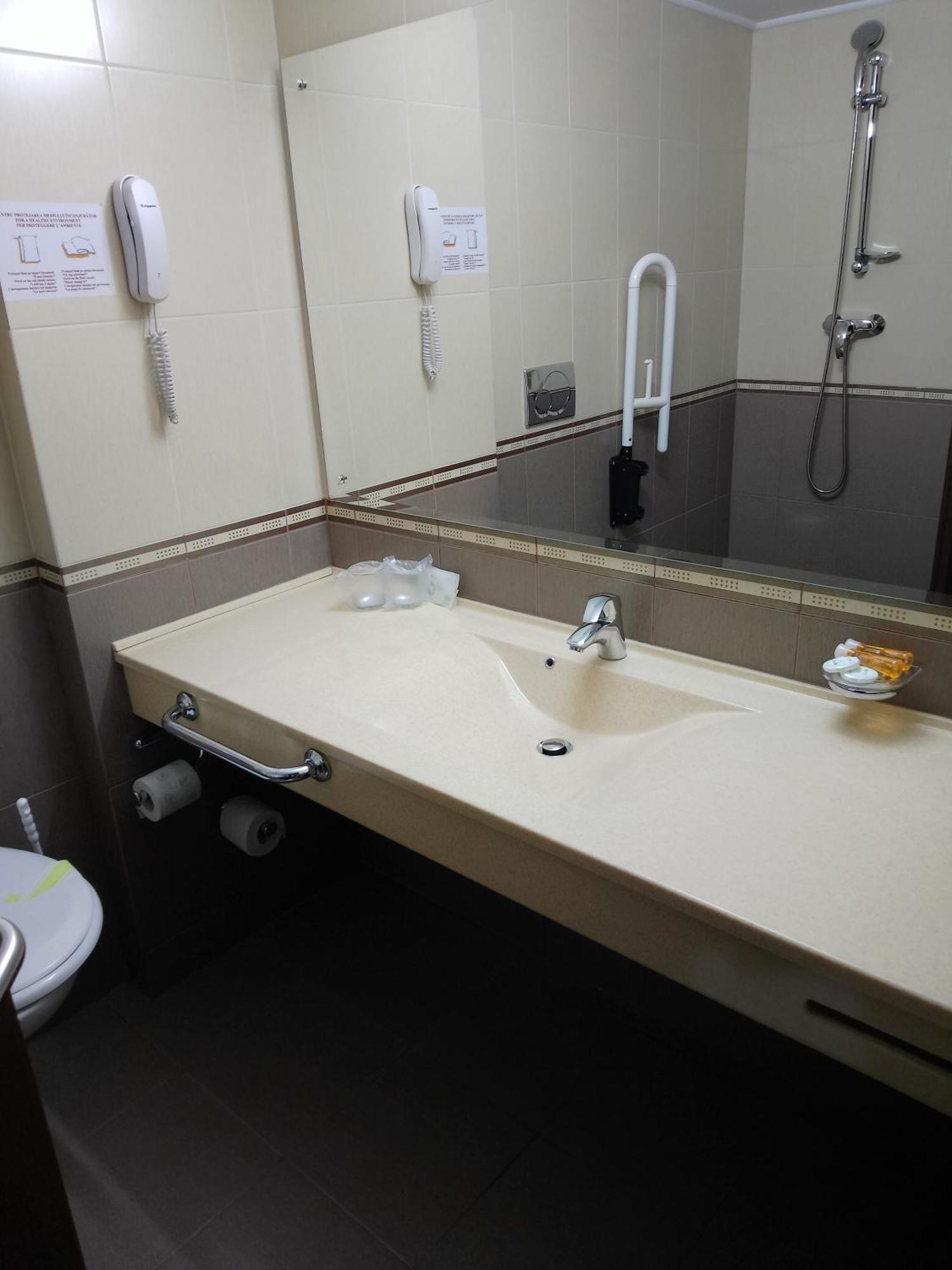 Hotel Rapsodia City Center Botoșani Bagian luar foto