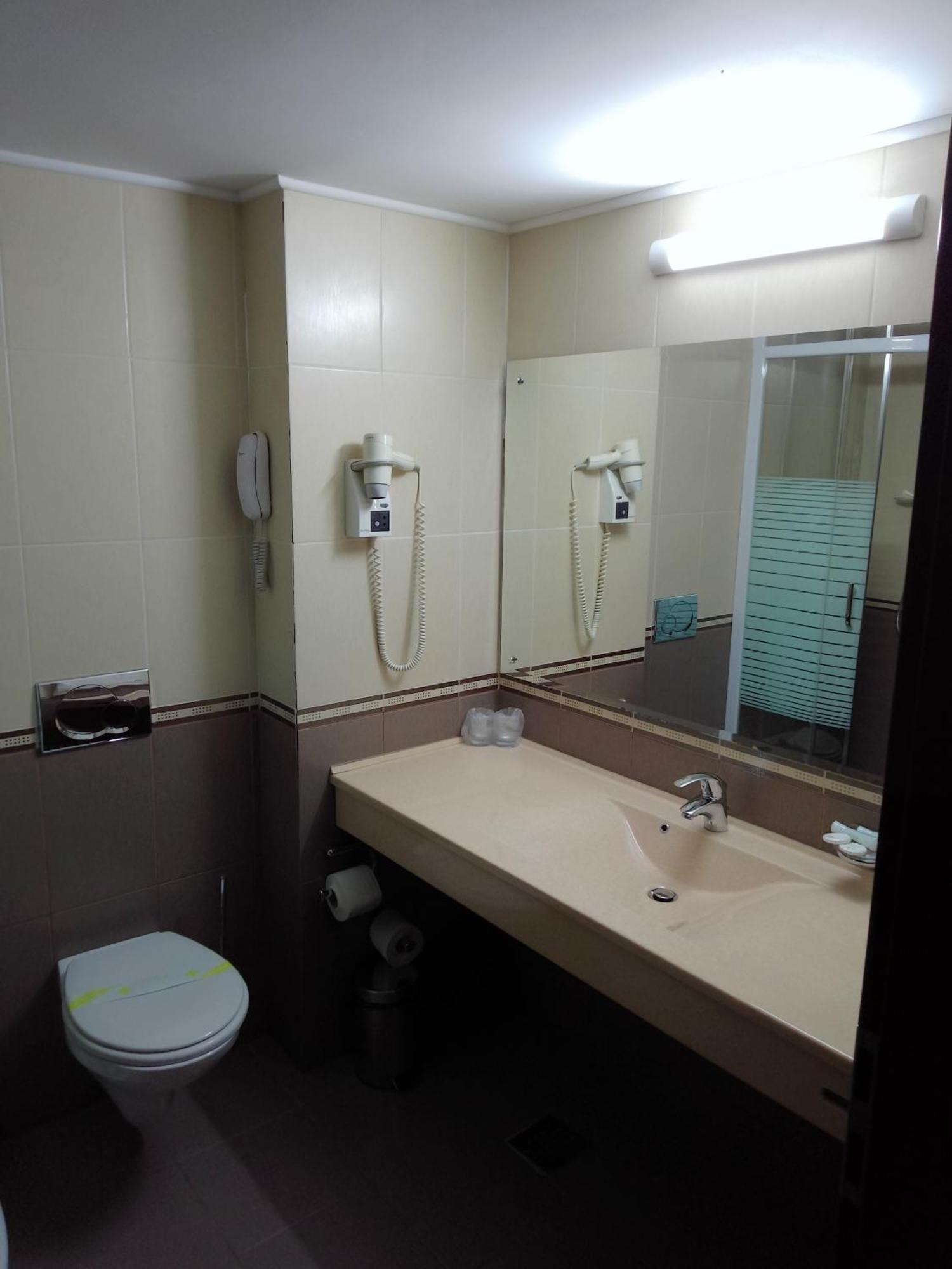 Hotel Rapsodia City Center Botoșani Bagian luar foto