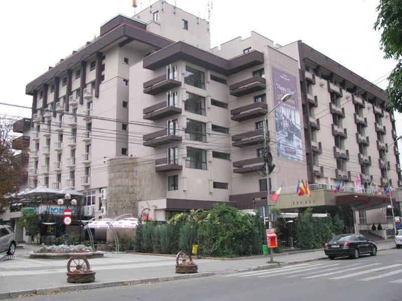 Hotel Rapsodia City Center Botoșani Bagian luar foto