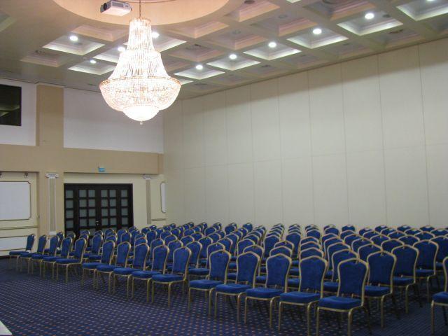 Hotel Rapsodia City Center Botoșani Bagian luar foto